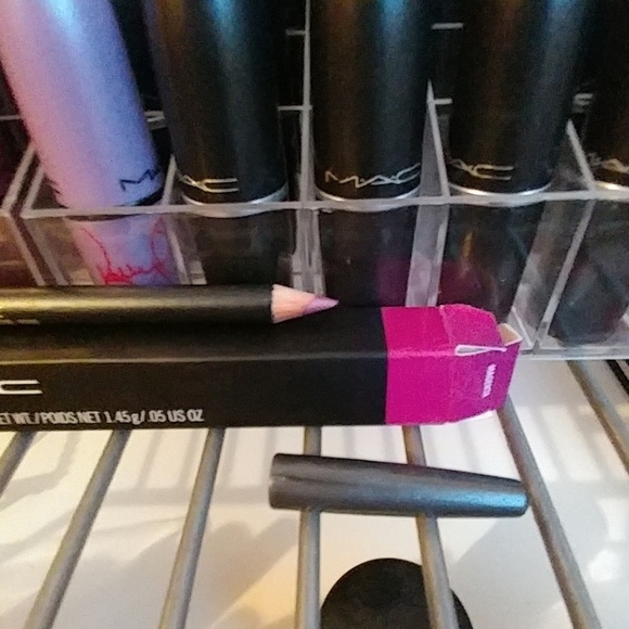 MAC#magenta - Picture 3 of 3